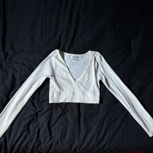 Garage Ribbed Long Sleeve Crop Top – Size P/S